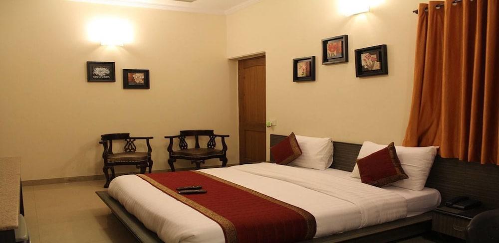 Hotel Persona International Yeni Delhi Dış mekan fotoğraf